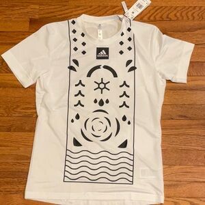 Mens Adidas Paris FLFT Tennis T Shirt Graphic Athletic  / White /Size Medium